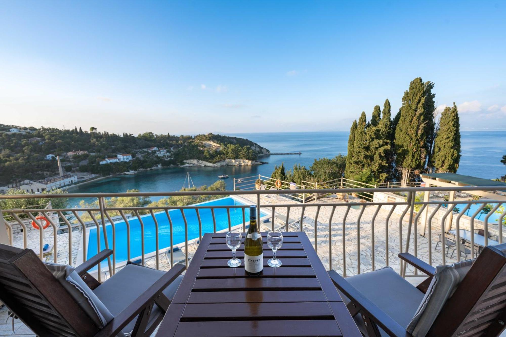 Pangolas Apartments Paxos Longos  Bagian luar foto